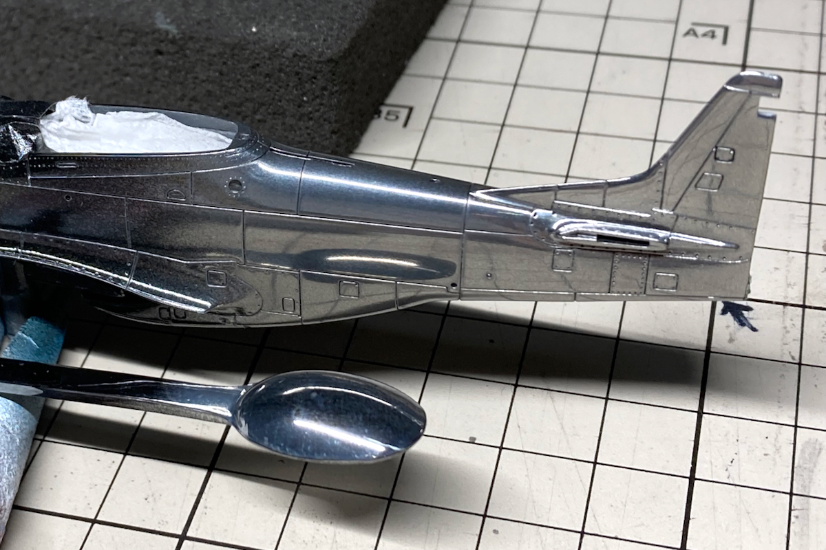 エアフィックスのP-51Dムスタング – 5週目（メッキ塗装）