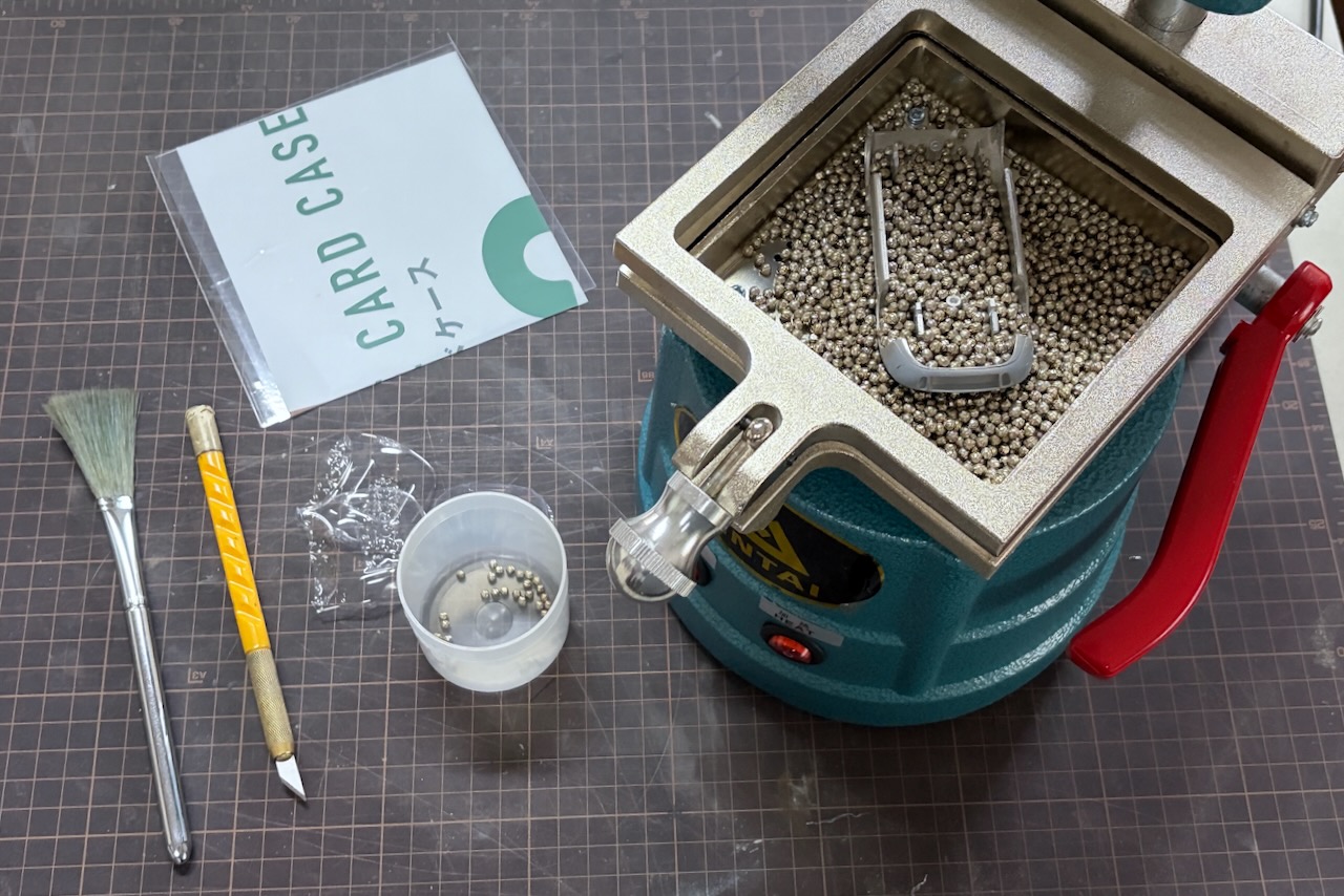 FORD GT40を塗り直せ Part3 – ライトカバーをバキュームフォームで作成